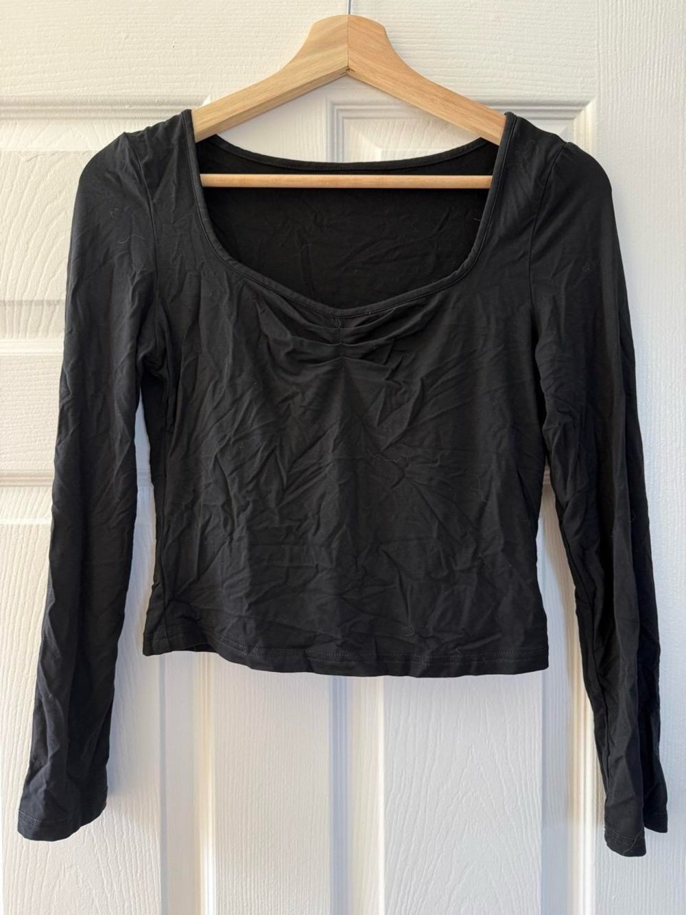 Women's Black Long-Sleeve Scoop Neck Top with Subtle Gather